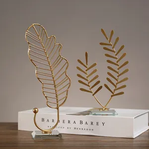 Ornement de feuille d'or de luxe nordique decoration de bureau pour salon et bureau.