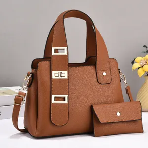 Vue détaillée de l'ensemble de sac à main pour femme en cuir PU marron avec verrou.