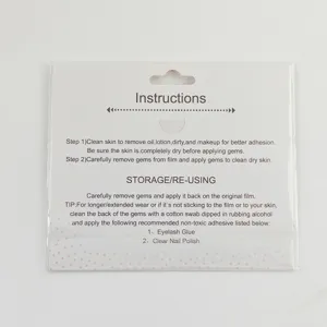 Toma de detalle de la tarjeta de instrucciones del envoltorio de pegatinas de gemas.