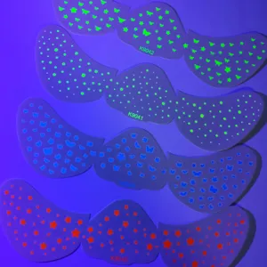 Fluoreszierende Gesichtsaufkleber Details mit leuchtenden Motiven für tolle Party Make-up.