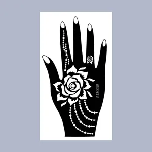 Detailansicht der Henna-Tattooschablone mit feinem Rosenblüten- und Handmuster für Partys.