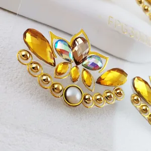 Adhesivo de diamantes de imitación de loto dorado para fiesta de festival de maquillaje.