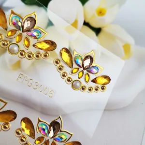 Diamantes de loto dorado para festivales, maquillaje de fiesta y brillantes joyas corporales.