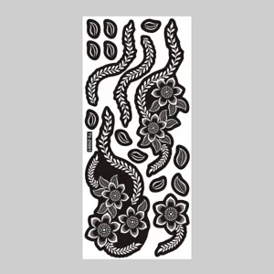 Vista detallada de una hoja de tatuaje temporal floral negra, diseño de encaje elegante.
