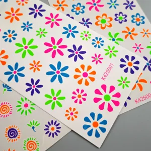 Kinder fluoreszierende leuchtende Blumen wasserdichte temporäre Tattoos Detailansicht.