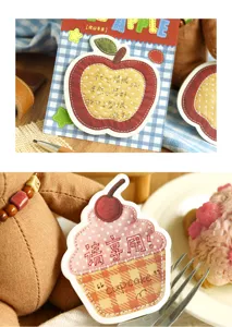 Süße Apfel und Cupcake Haftnotizen Detailansicht mit kreativem Patchwork Design für Notizen.
