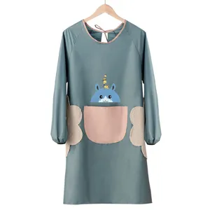 Long-sleeved waterproof kitchen apron, cute cartoon smock with hand-wipe fleece and pockets.