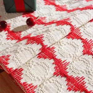 Camino de mesa navideño rojo y blanco tejido encaje decoración festiva de tela para mesa.