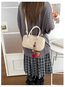 Geflochtene Boston Schultertasche, stilvolle lässige Umhängetasche für Damen Alltag.