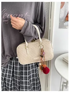 Schicke gewebte Boston Umhängetasche für Damen, stilvolle lässige Kissen-Crossbody-Tasche.
