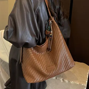 Bruine geweven schoudertas voor dames, vintage casual grote hobo shopper tas chic.