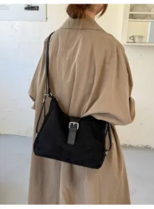 Vintage schwarze Damen Wildleder Umhängetasche lässige große Kapazität Pendler Tasche