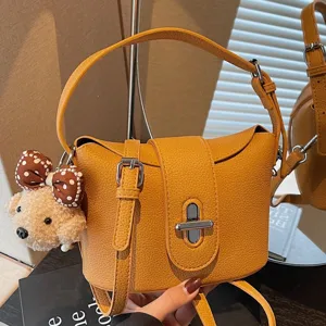 Chic Niche Design Commuter Bucket Bag Women's Fashion PU Leather Handbag Versatile Crossbody Bag With Metal Lock