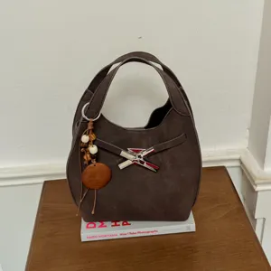 Damen Retro PU Leder Eimertasche Minimalistische Umhängetasche Mit Holzperlenanhänger Pendeln Handtasche Einfarbig Inklusive Beutel