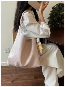 Korean style large capacity soft leather tote bag, minimalist commuter hobo single shoulder bag.