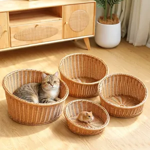 Detail view of woven imitation rattan pet beds in multiple sizes, ideal for cats and small pets.