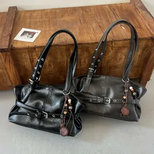 Vintage Nieten PU Leder Unterarmtasche Für Damen Mode Große Kapazität Pendler Tote Schultertasche Mit Holzperlen Anhänger Handtasche