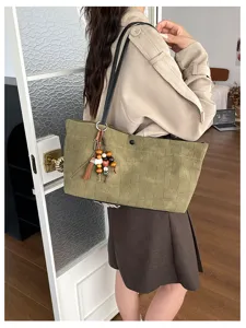 Damen olivgrüne Steingemusterte Tote Bag Retro PU Leder Umhängetasche mit Perlen Quaste Anhänger