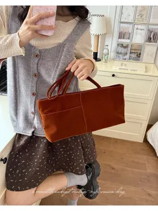 Braune Samt Umhängetasche für Damen, lässige große Kapazität Alltag Pendeln Tasche.