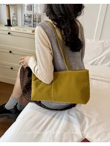 Grüne Damen Umhängetasche aus Samt, große Kapazität Vintage Schultertasche für den Alltag.