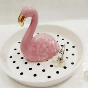 Coupelle a bijoux en ceramique flamant rose porte bague et boucles d'oreilles deco.