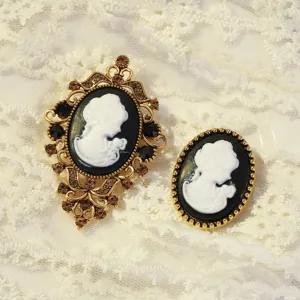 Vintage Cameo Brooch Set Retro Court Style Black White Portrait Corsage Pins for Women Coat Accessories