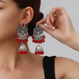 Boucles doreilles longues style ethnique rétro bohème perles rouges cloches pendentif.