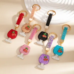 Portachiavi Carino a Forma di Bicchiere di Vino Con Pendente Ciliegia Strass Lega Portachiavi Auto Accessori per Borse per Donne Ragazze