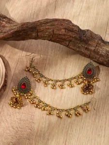 Vue détaillée de boucles d'oreilles style indien rétro strass cloche glands chaîne de cheveux.