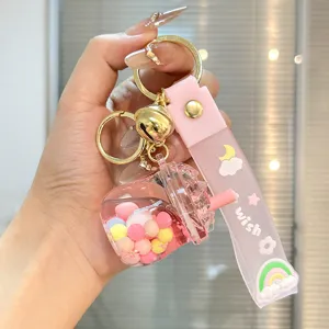 Süßer Bubble Tea Liquid Quicksand Schlüsselanhänger aus Acryl für Taschen bunt.