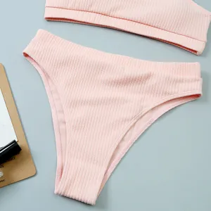 Maillot de bain bikini deux pièces côtelé rose taille haute, tissu doux pour vacances d'été.