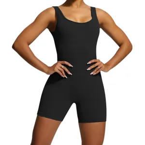 Mono deportivo negro de canalé sin costuras para mujer yoga entrenamiento fitness.