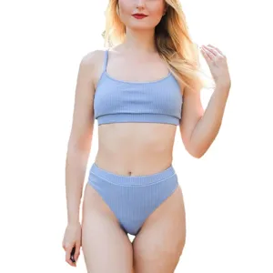 Maillot de bain bikini côtelé taille haute tendance avec haut col U pour femmes.