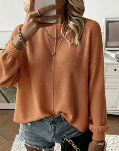 Suéter de punto de manga larga con cuello redondo liso holgado para mujer vista de detalle