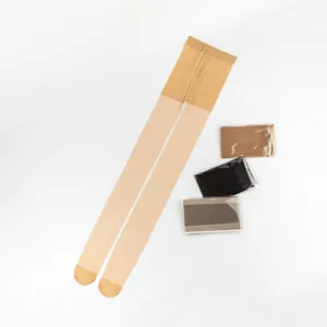 Collant fin anti-fils femme détail, montrant des chaussettes d'été couleur chair.