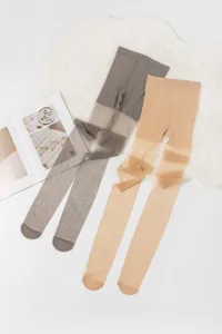 Bas collants d'été transparents pour femmes, collants ultra-fins en gris et beige.