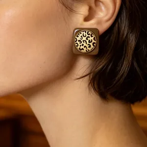 Pendientes de boton cuadrados marrones con estampado de leopardo vintage geometricos