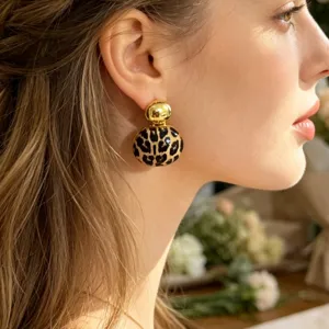 Pendientes de tuerca vintage de bola dorada y leopardo, estilo elegante para mujeres.
