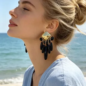 Boucles d'oreilles pendantes géométriques vintage avec pampilles noires pour vacances.