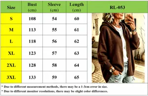 Vue détaillée du cardigan tricoté à capuche décontracté pour femme avec manches longues.