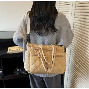 Bolso tote acolchado informal para mujer, gran bolso de hombro de invierno con varios bolsillos.