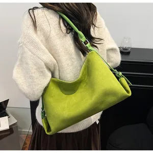Bolso de hombro de ante retro para mujer, gran bolso hobo informal elegante detalle.