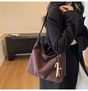 Sac cabas en suédine vintage pour femme, sac à épaule élégant pour le travail quotidien.