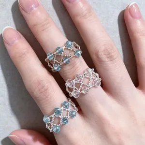 Handgemachte Kristall Perlen Ringe Set für Damen, silbernes gewebtes Netz mit blauen Steinen.