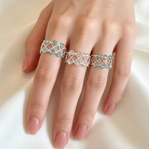 Eleganter Kristall Perlen Ring zartes geflochtenes Design glänzender Damenschmuck Alltag