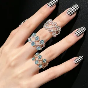 Exquisiter Kristall Perlen Netz Ring stapelbarer Fingerring zarte Nahansicht.