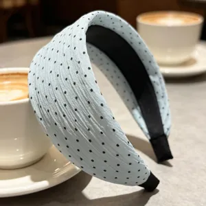 Serre-tête large bleu clair à pois, joli accessoire de cheveux tendance pour femme.