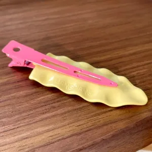 Summer cream color metal wavy duckbill hair clip, cute bangs side hairpin for daily styling.