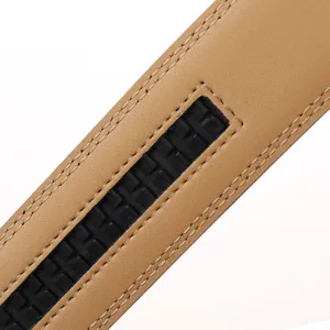 Courroie de ceinture homme en cuir de vachette 3.5cm de large sans boucle vue de détail.