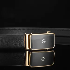 Ceinture en cuir de luxe pour homme avec boucle métallique dorée automatique et lettre G élégante.